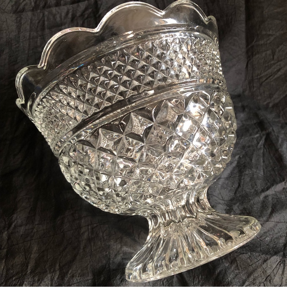 Vintage Anchor Hocking 8” Wexford Footed Centerpiece Accent Bowl - Picture 3 of 16